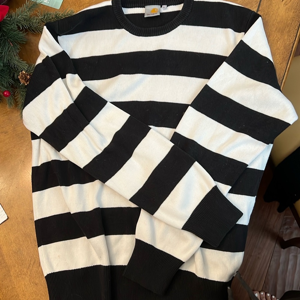 Carharrt woman’s sweater size xl